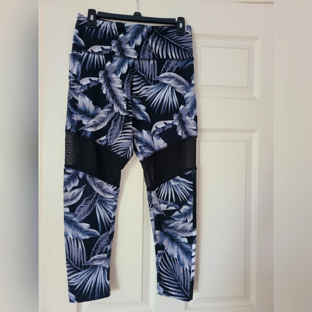 Victoria's Secret PINK Yoga Leggings size Large
